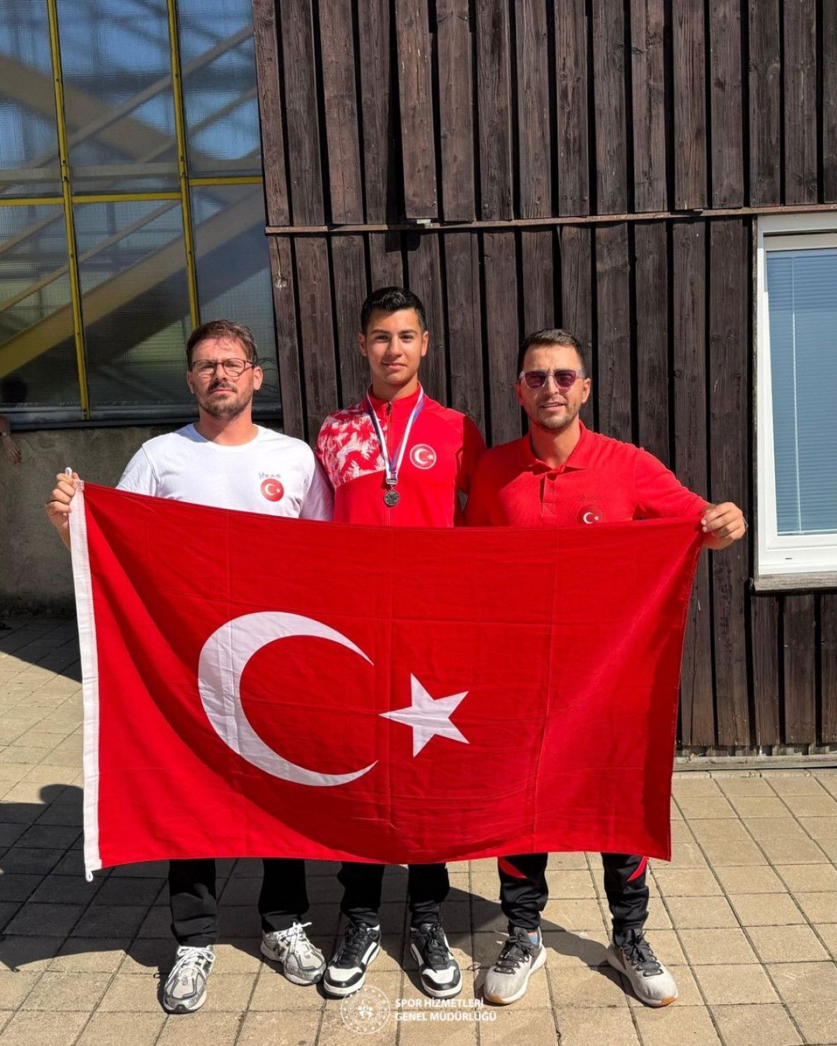 cagatay cumali oncu cekyadaki yarislarda gumus madalya aldi 0 qOVNfbTA