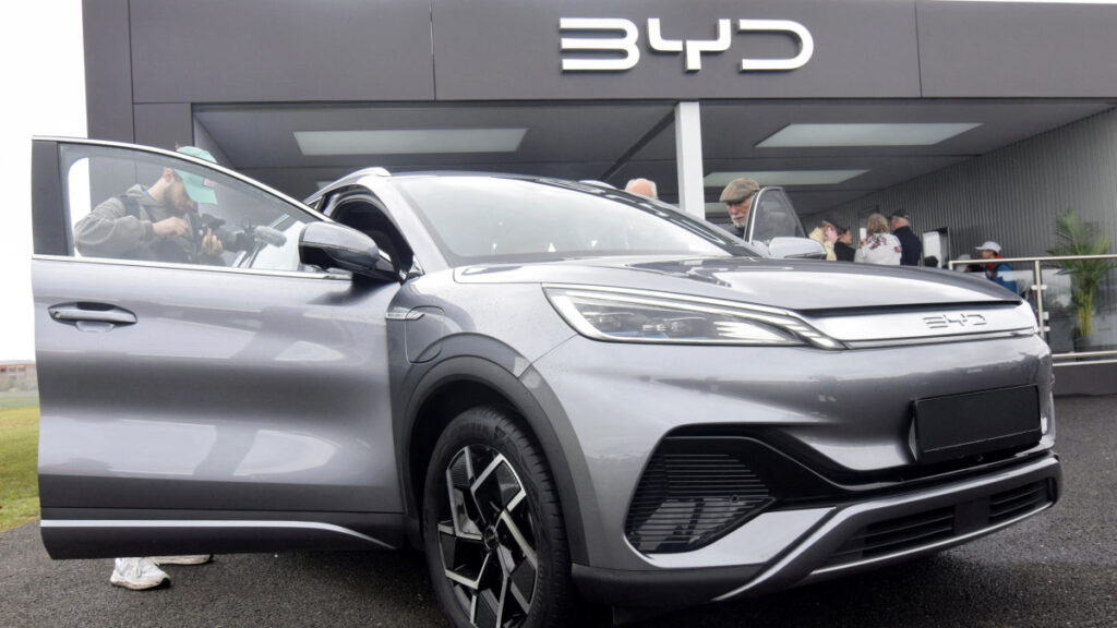 cinli otomobil devi bydnin buyumesi yavasladi s1dXaIBG