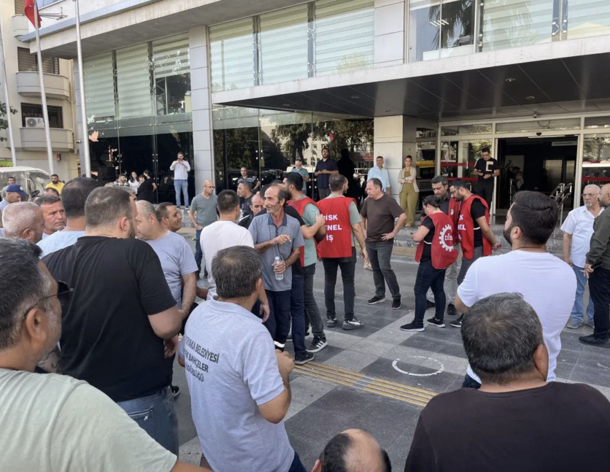 cop toplayan cemil tugay karsiyaka belediye baskani yildiz ile tartisti 2 Nm3EUUY2