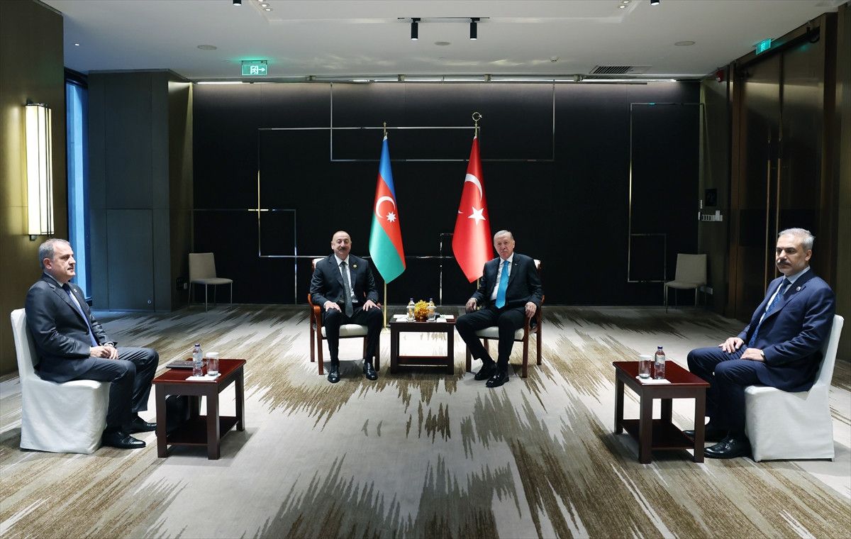 cumhurbaskani erdogan azerbaycan cumhurbaskani aliyev ile gorustu 0 jNzqSFGs