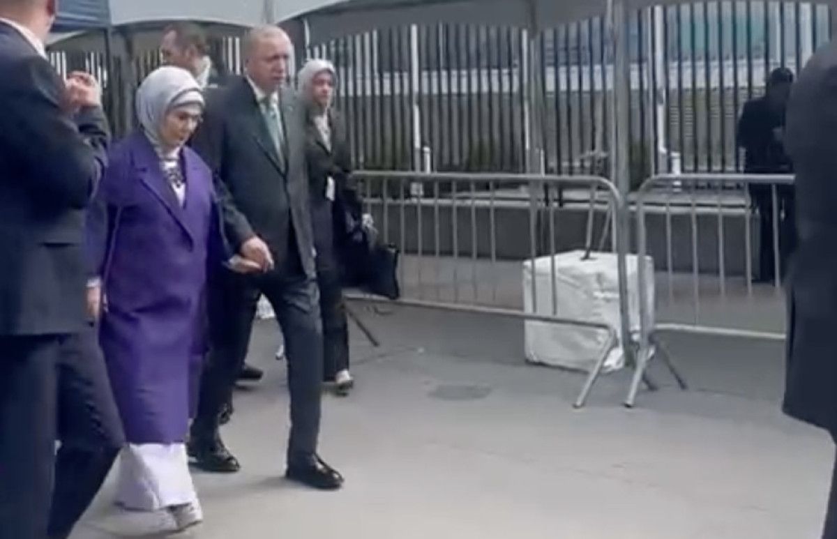 Cumhurbaşkanı Erdoğan, BM binasına Emine Erdoğan ile el ele geldi 1 cumhurbaskani erdogan bm binasina emine erdogan ile el ele geldi 0 pK8buwiK
