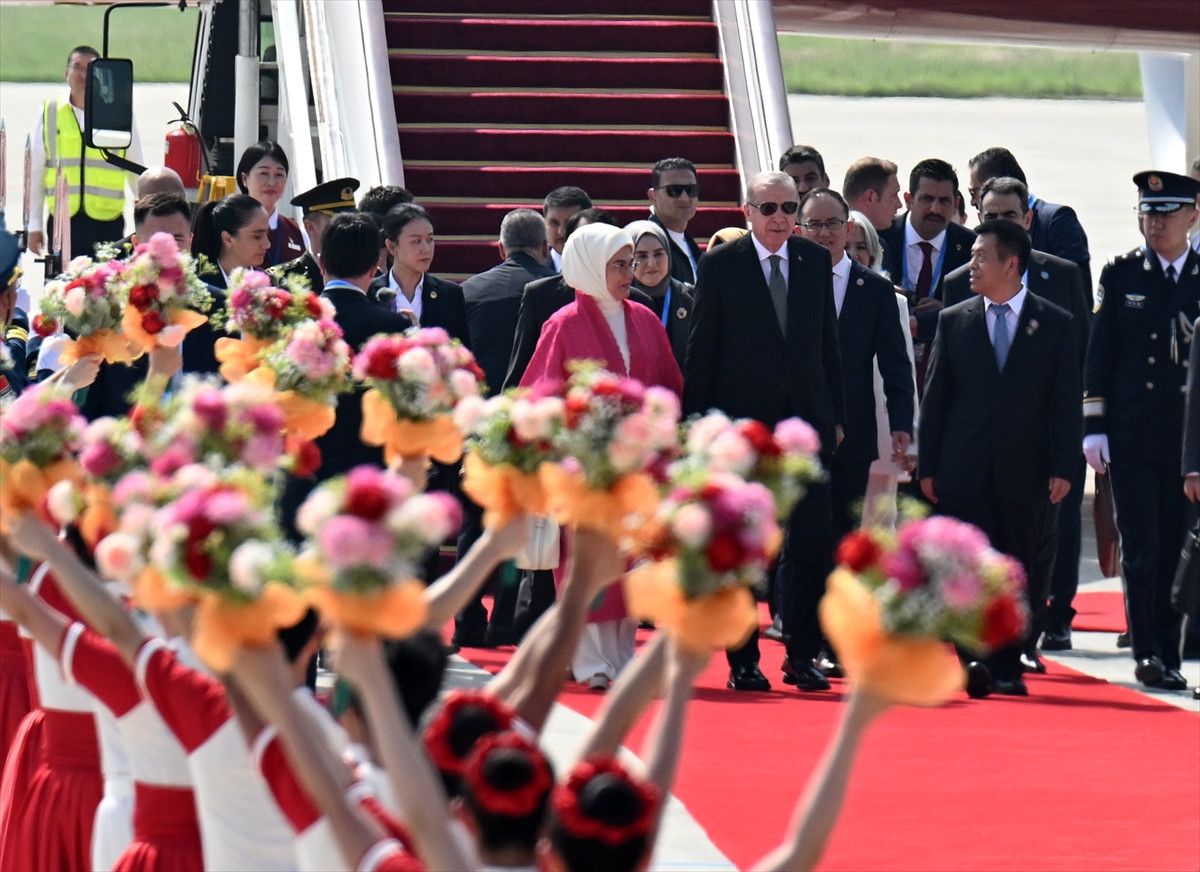 cumhurbaskani erdogan cinde torenle karsilandi 2 L9KXMHW2