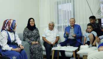 cumhurbaskani erdogandan malatyada depremzede aileye ziyaret 3jL79c5L