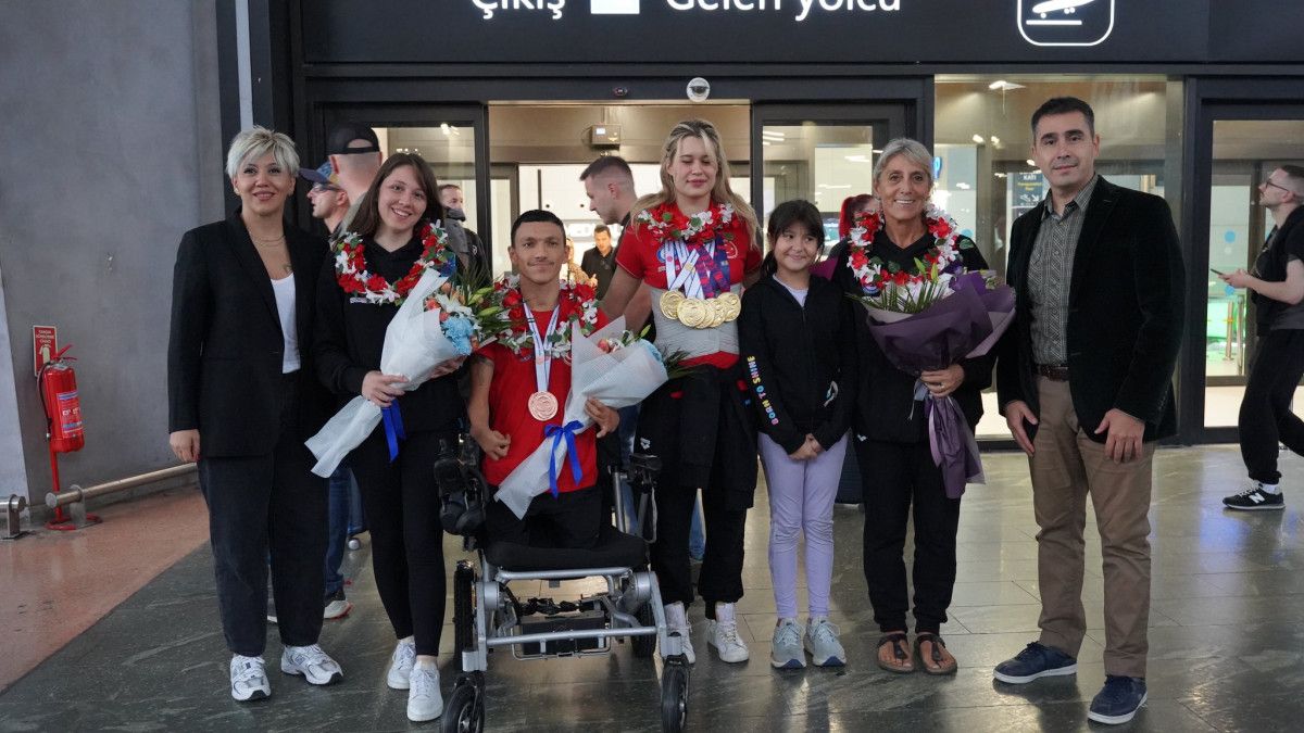 defne kurt bes madalya beklemiyordum 0 UATR3fnv