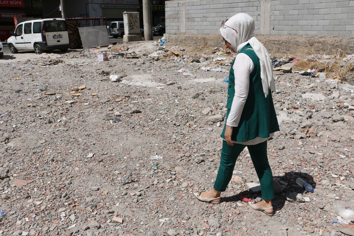 diyarbakirda 60 saat enkazda kaldi yasadiklarini kitaplastirdi 1 dPeCgPMk