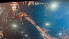 diyarbakirda silahli kavgada yolda gecerken kursunlarin hedefi oldu vAhuK1TB