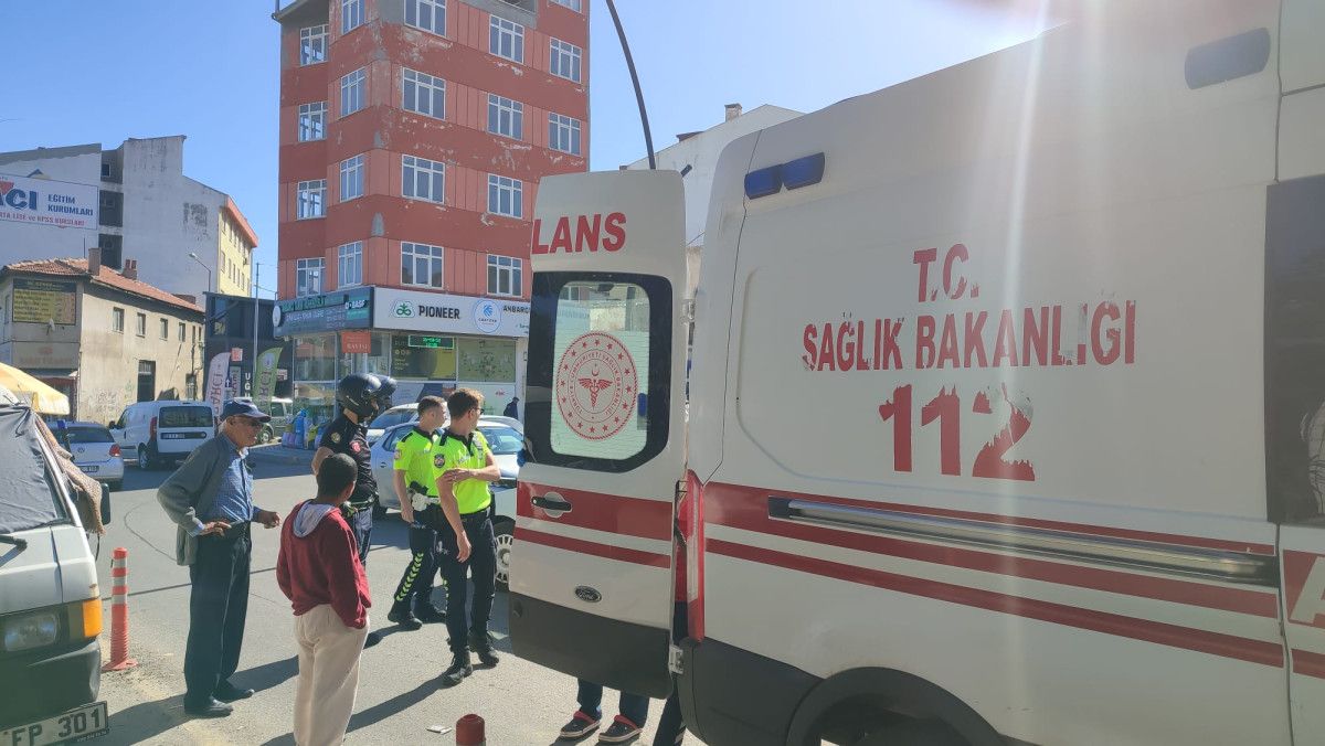 edirnede alkollu surucu minibuse tekme atmak isterken hastanelik oldu 1 yM8MyCFA