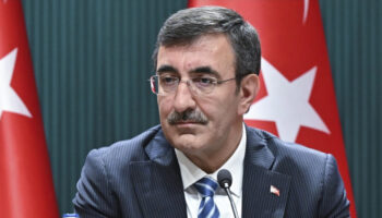 ekonominin uc yilik yol haritasi belli oldu 2026 2028 ovpsi aciklandi eeFMP3xC