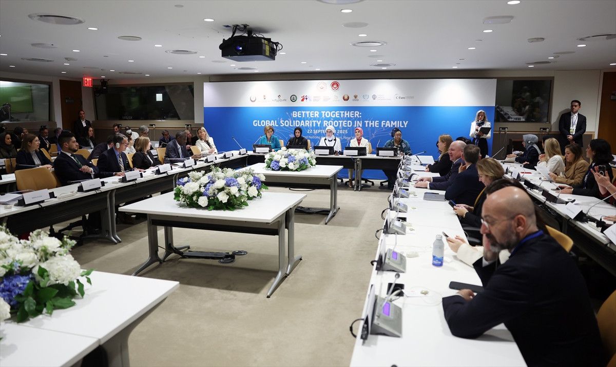 emine erdogan birlikte daha iyiye aileden baslayan kuresel dayanisma programina katildi 3 NG7XtKGr