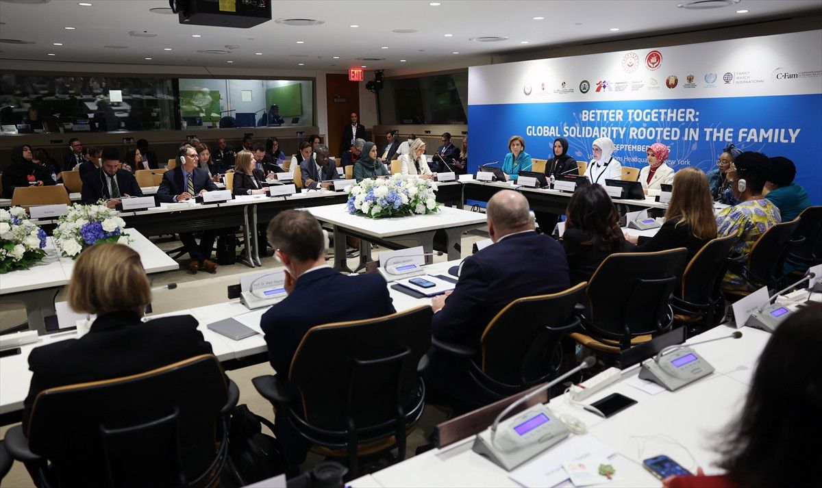 emine erdogan birlikte daha iyiye aileden baslayan kuresel dayanisma programina katildi 7 hduHvRu7