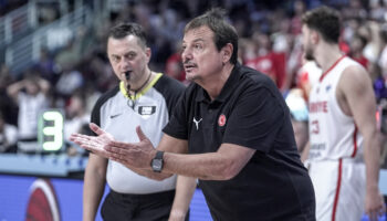 ergin atamandan yunanistan maci icin cagri gny5HWZK