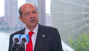 ersin tatar rum tarafi baris istedigini soyluyor ama surekli silahlaniyor xkVmDFRT