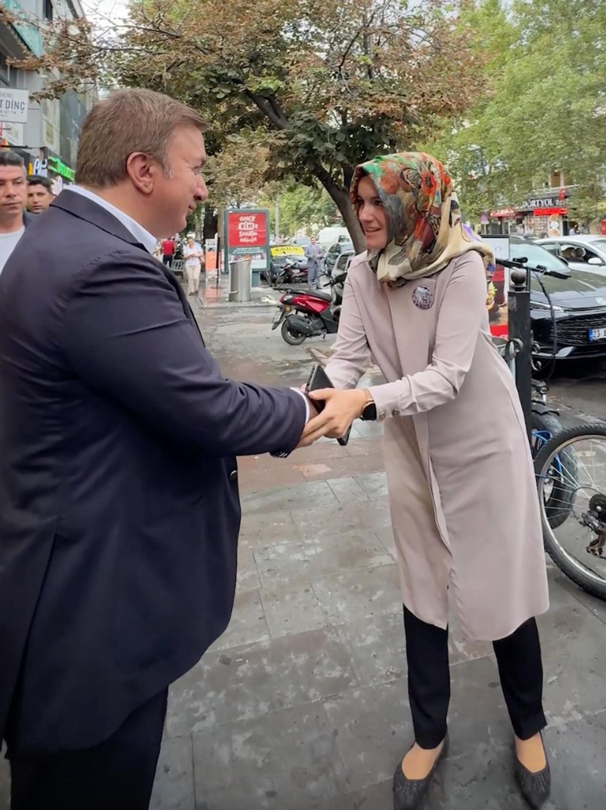 erzincan valisi aydogdudan babasi yogun bakimdaki ogrenciye destek 1 dCnjuLdf