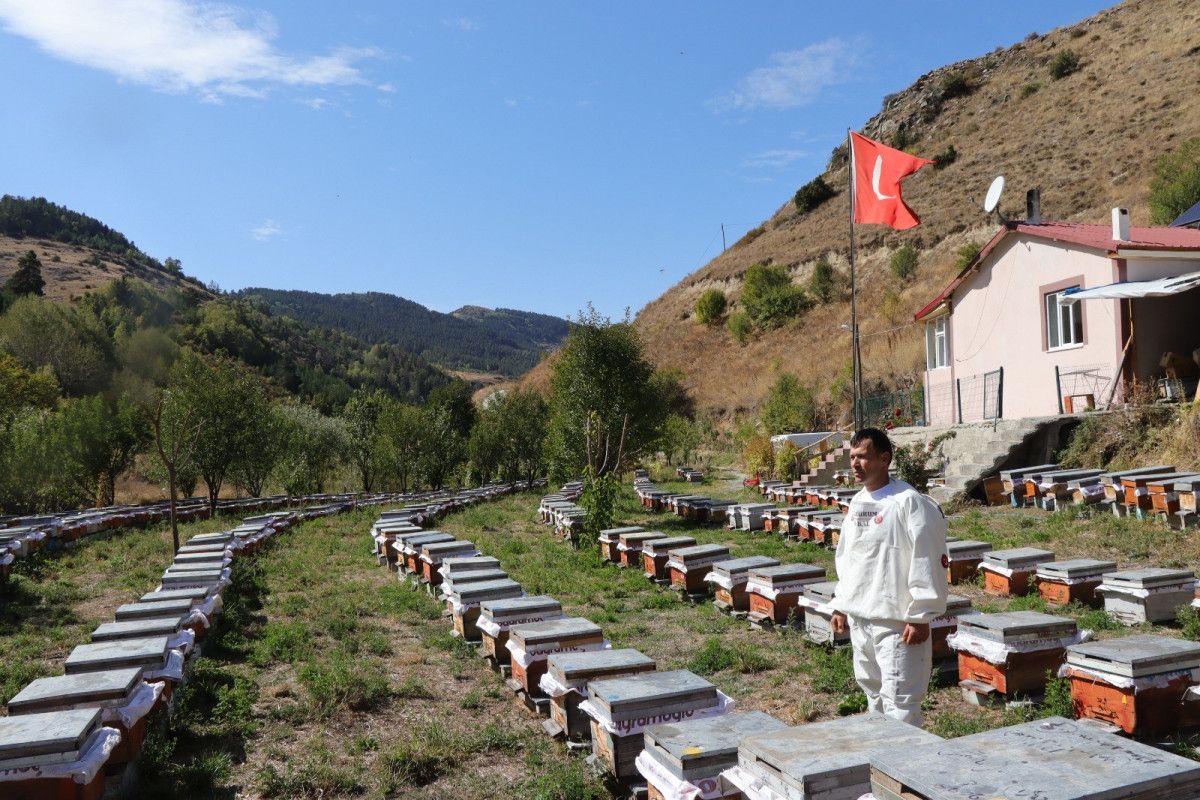 erzurumda arilarina yazmayi ogretti 2 CQTNhhQy