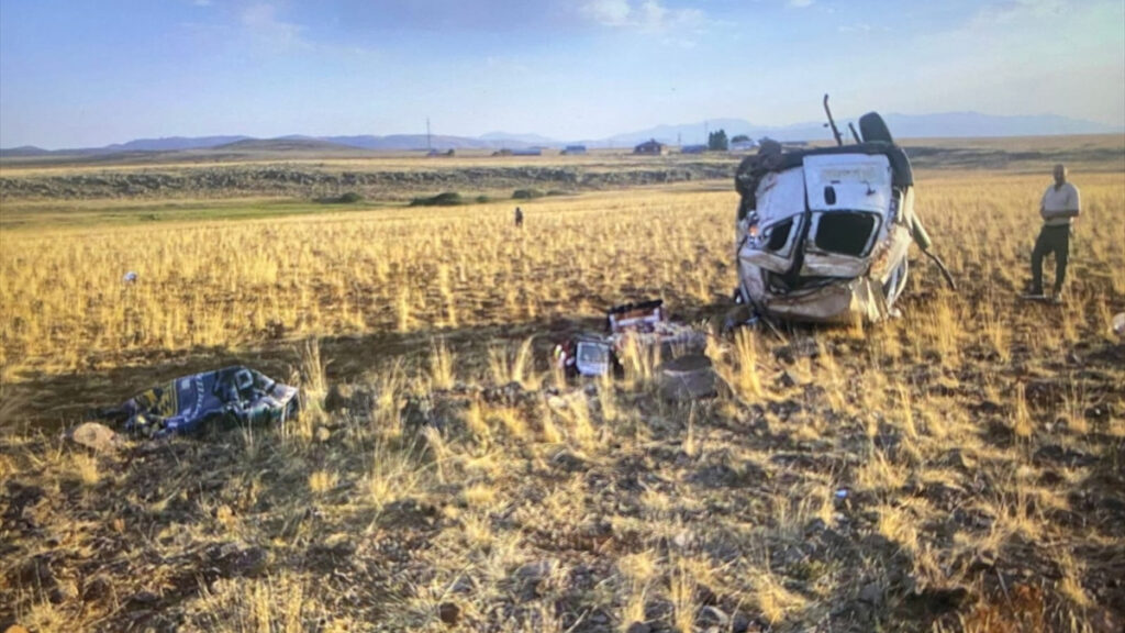 erzurumda feci kazada bir aile yok oldu 3 olu cjthRqeF