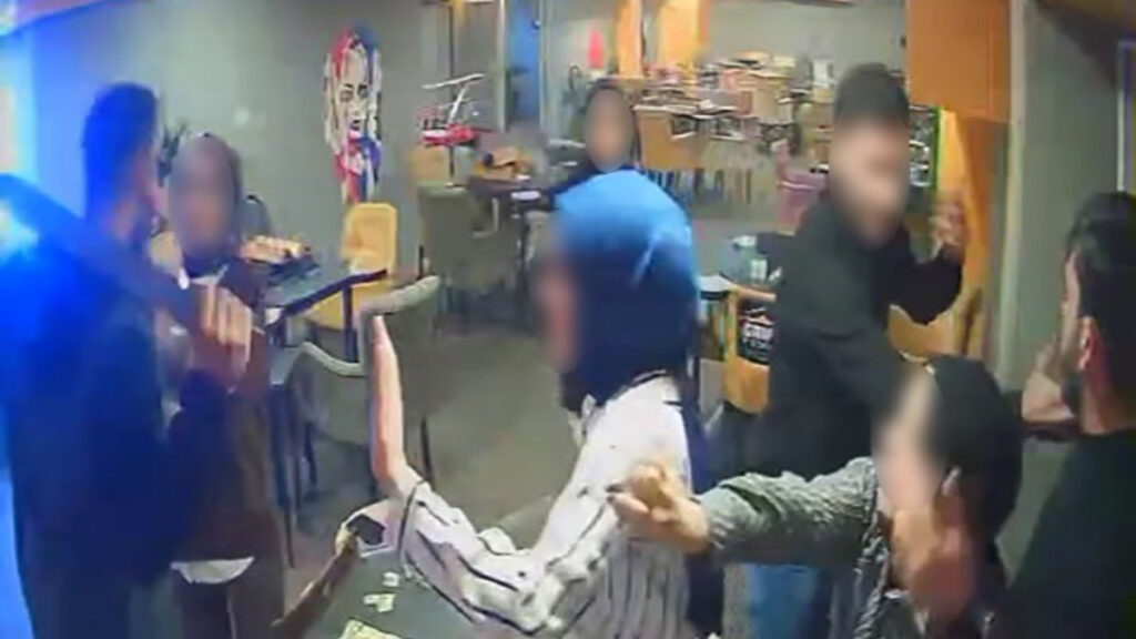 erzurumda okey masasini sallama bicagi ile dagitti aFlNnGyW