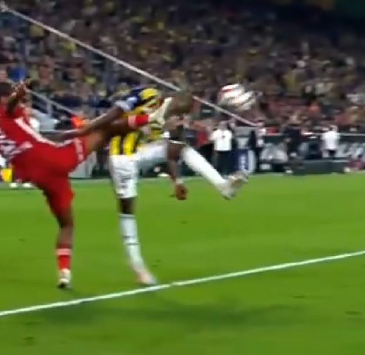 Fenerbahçe, Antalyaspor maçında penaltı kazandı 3 fenerbahce antalyaspor macinda penalti kazandi 2 CebLULjF