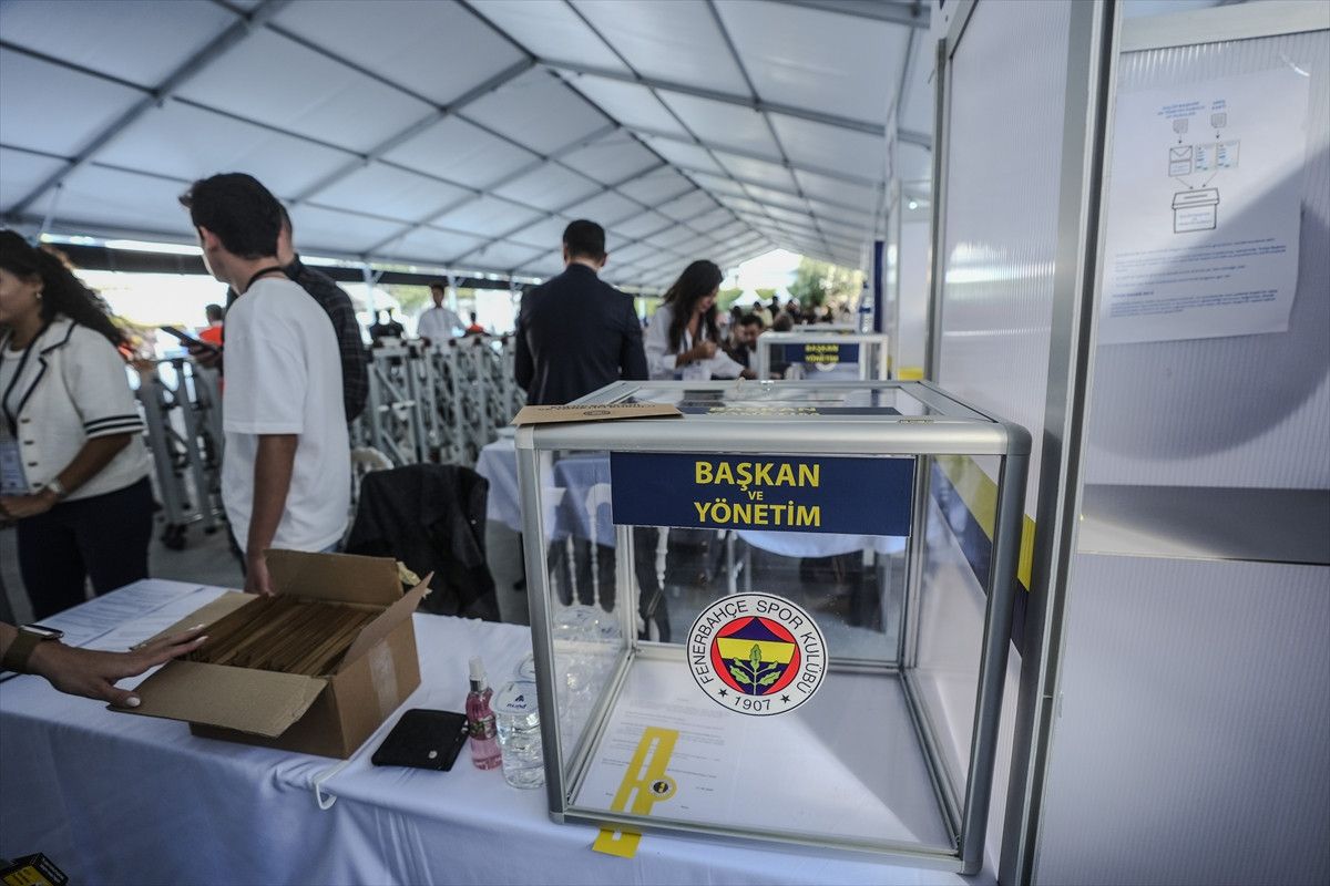 fenerbahcede secimli olaganustu genel kurulunda oy verme islemi basladi 3 UMXRq9sK