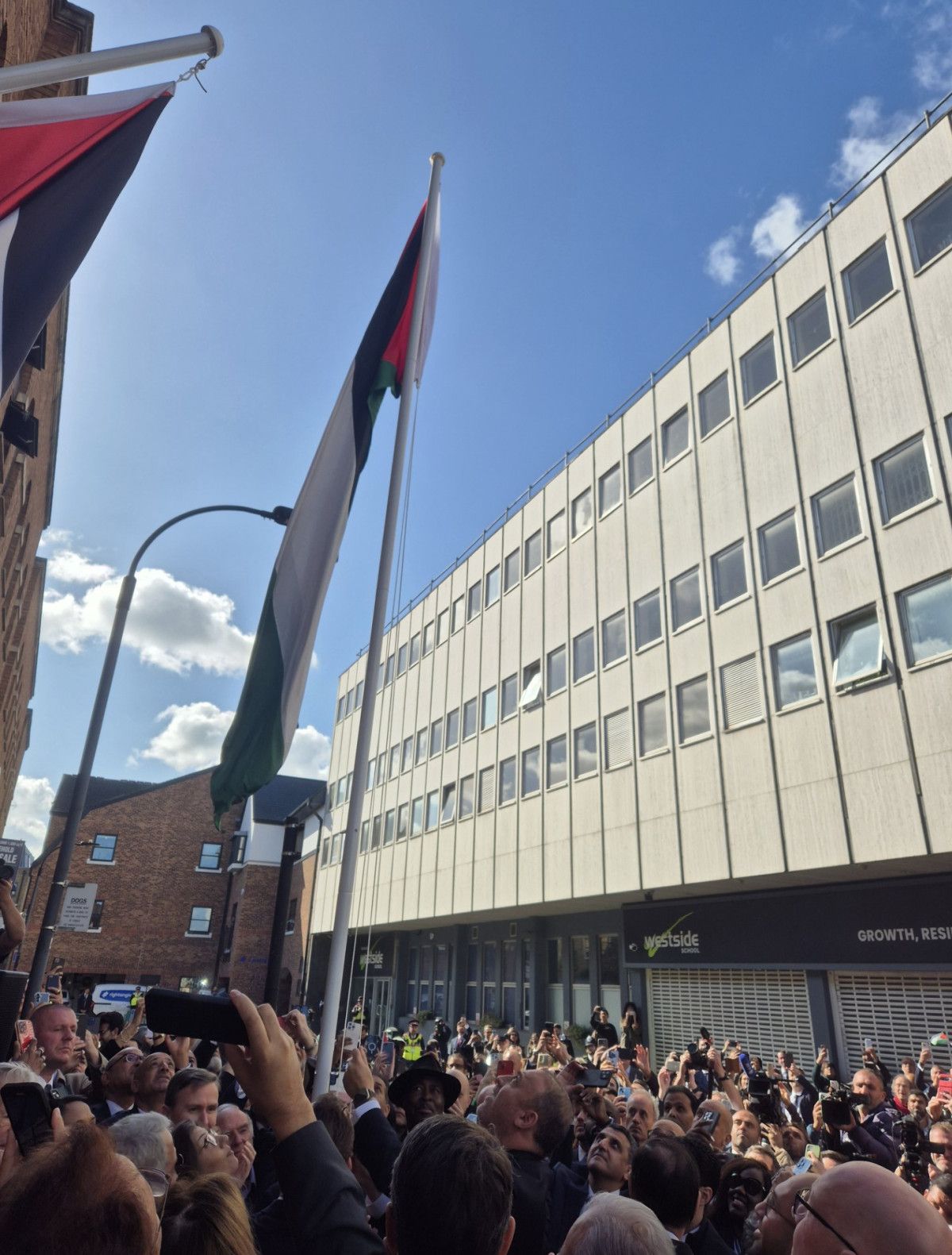 Filistin bayrağı Londra'da göndere çekildi 1 filistin bayragi londrada gondere cekildi 0 EKe45rMf