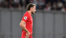 Galatasaray taraftarı, Barış Alper Yılmaz'a destek oldu 8 galatasaray taraftari baris alper yilmaza destek oldu NndRtsiR