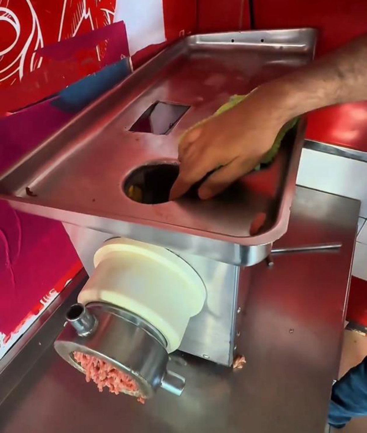 gaziantepte bozuk etleri vatandasa satan kasap muhurlendi 1 lH5VYpS8