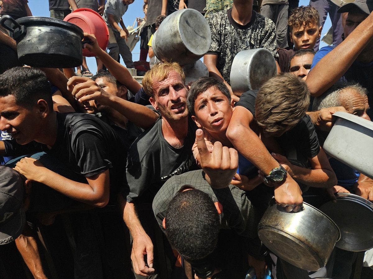 gazzede aclikla mucadele eden filistinlilere sicak yemek dagitildi 1 9Nnv1Pj4