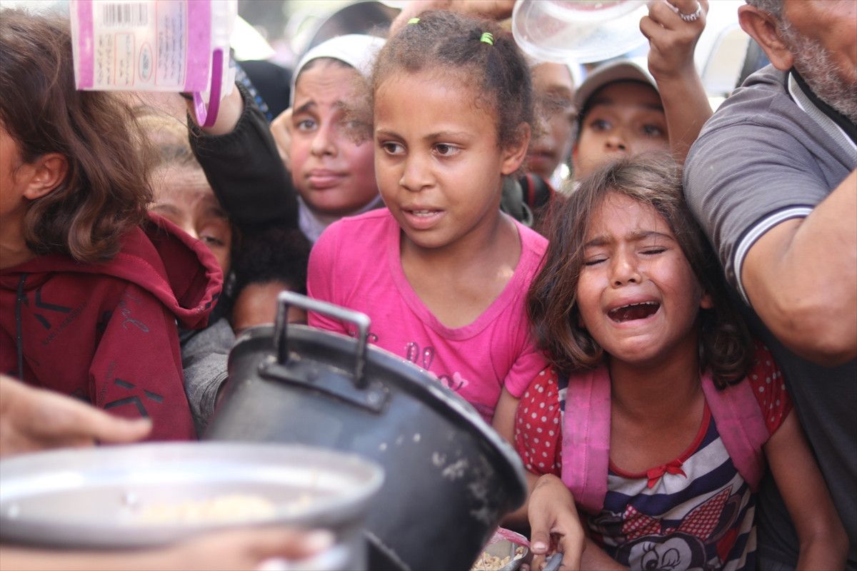 gazzede filistinlilere yemek dagitimi yapildi 0