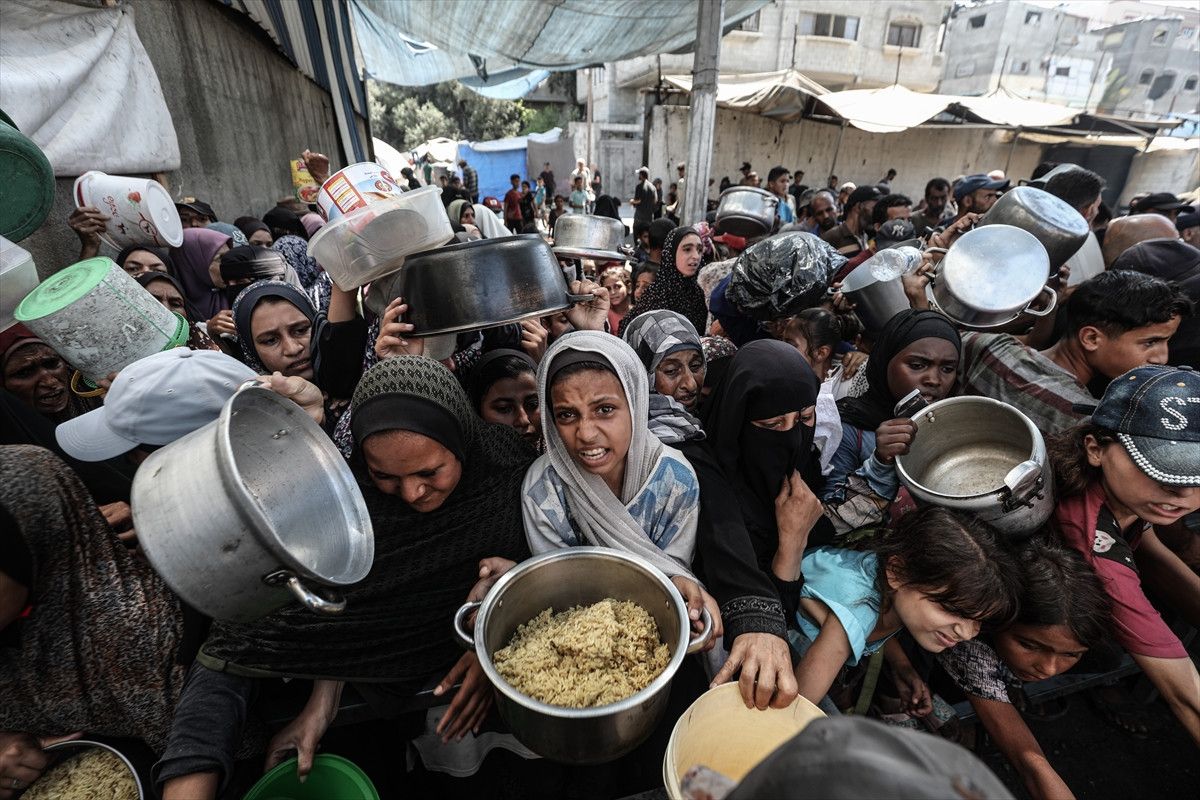 gazzede insanlik drami filistinlilere yemek dagitildi 0