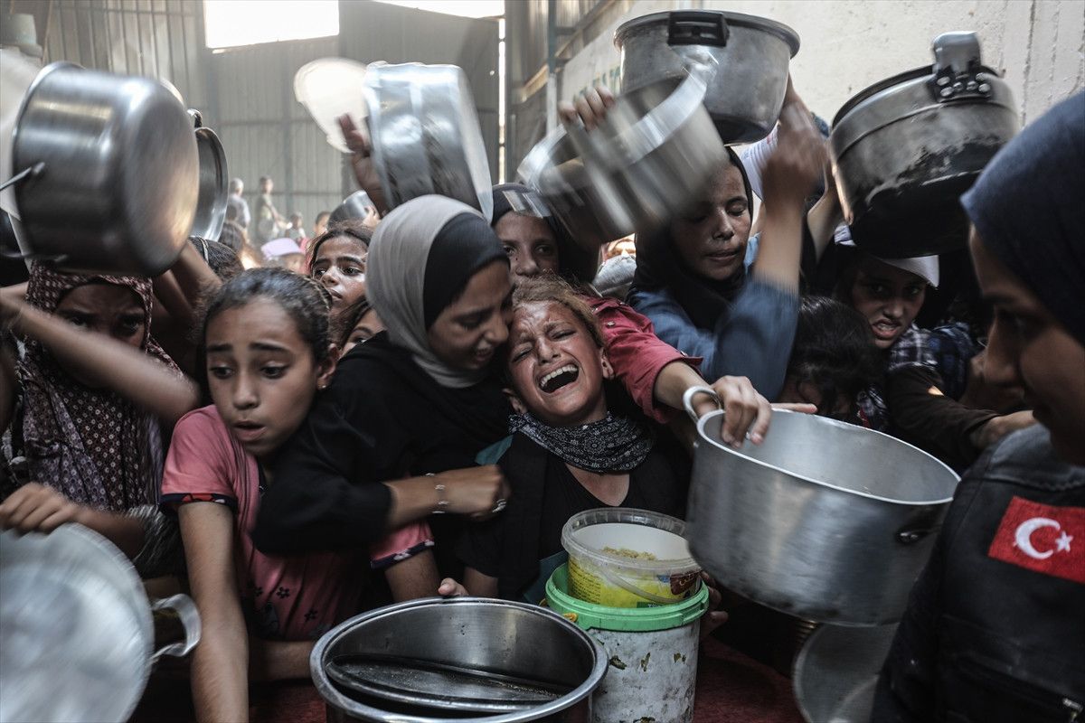 gazzede insanlik drami filistinlilere yemek dagitildi 2 bM3hPMYm