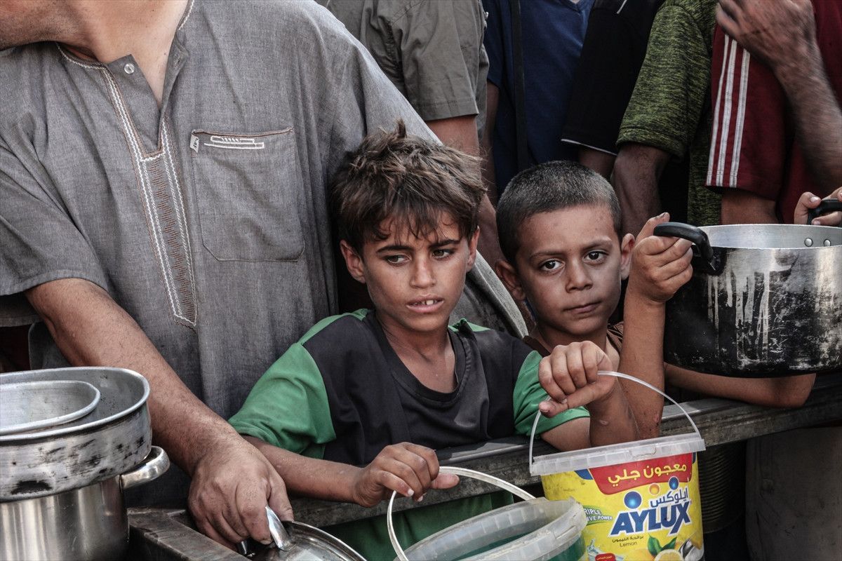 gazzede insanlik drami filistinlilere yemek dagitildi 4 SisDe8ay