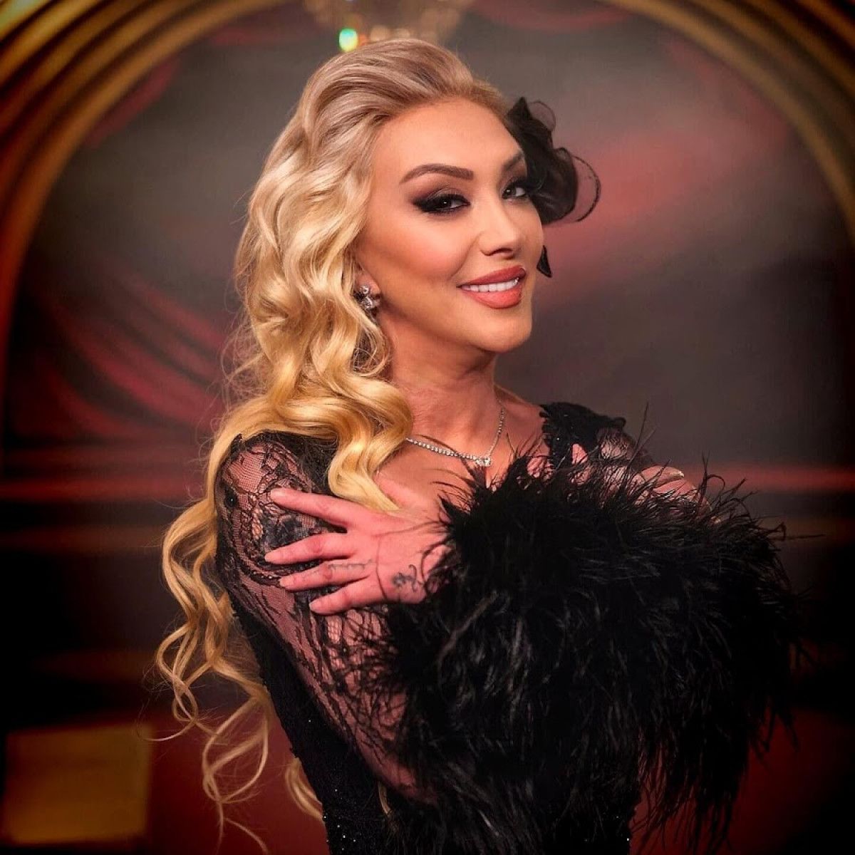 gullunun cenazesi ne zaman nereye defnedilecek arabesk kralicesi gulluye son veda 0 FvZYOH7J