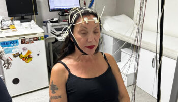 gullunun menajerinden aciklama denge kaybi yasiyordu K93iij7y