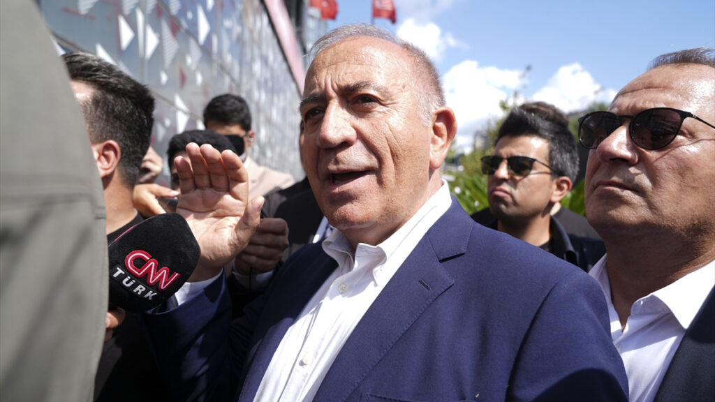 gursel tekin chplilerin bonzai ictigini sandim 33B3KLl3