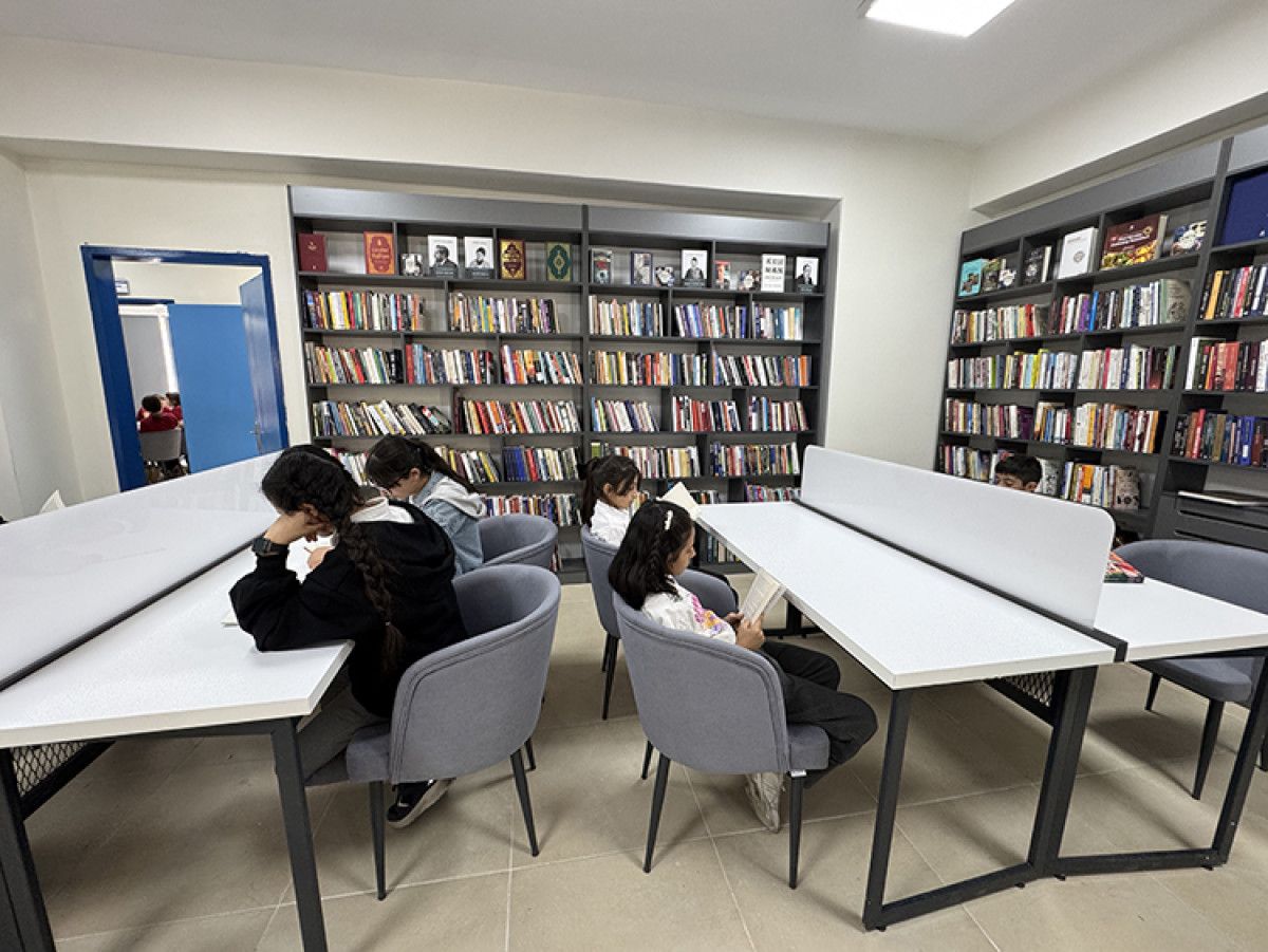 hakkaride iran sinirinda ogrenciler icin 15 bin kitaplik kutuphane acildi 1 EX2ay4E4