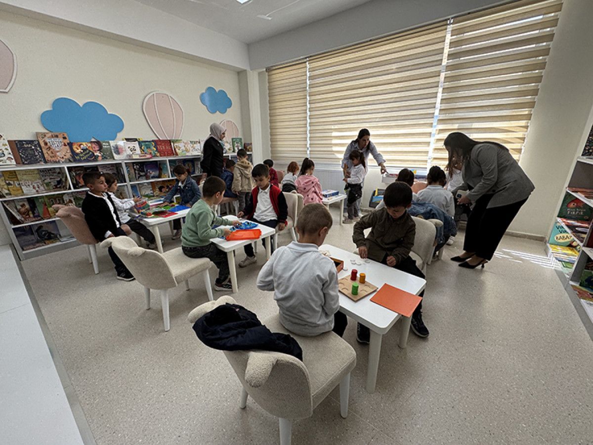 hakkaride iran sinirinda ogrenciler icin 15 bin kitaplik kutuphane acildi 3 ekrr7rnL