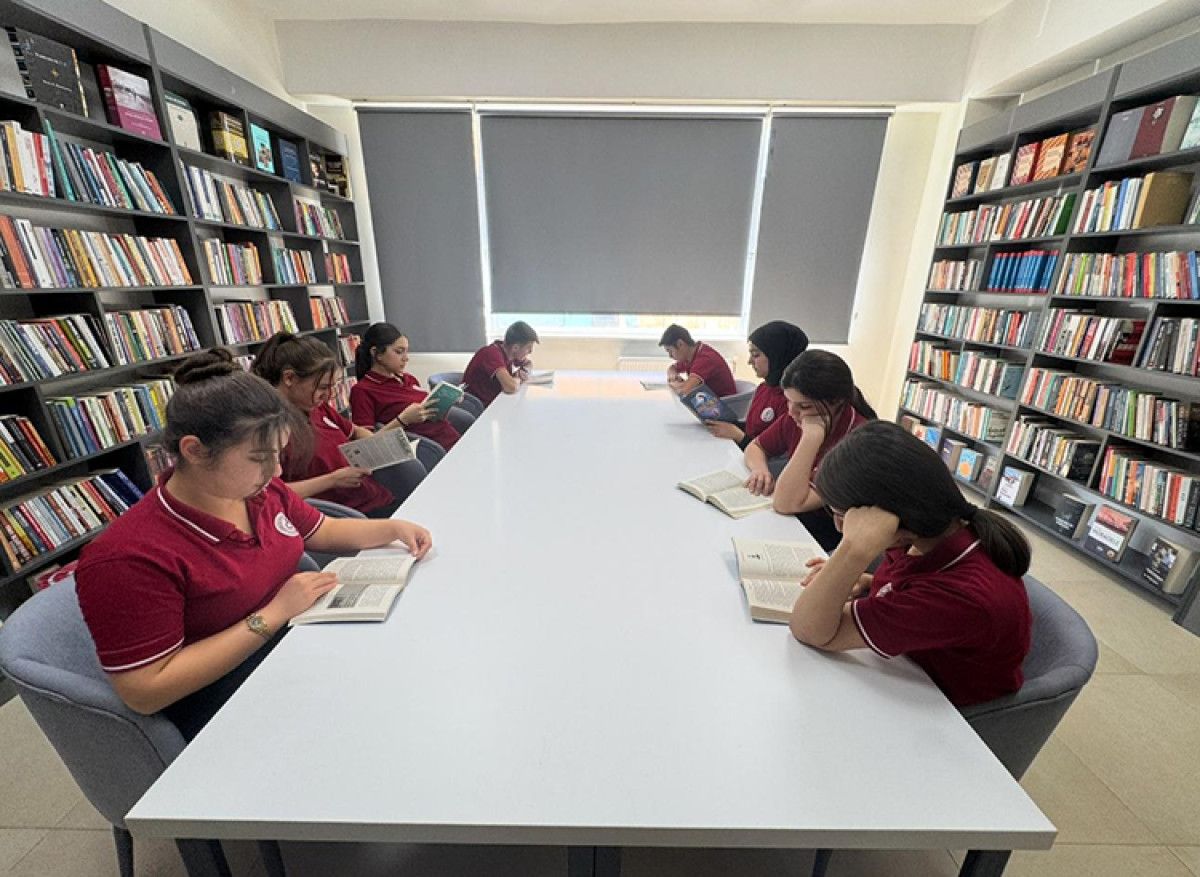hakkaride iran sinirinda ogrenciler icin 15 bin kitaplik kutuphane acildi 4 uGNyike9