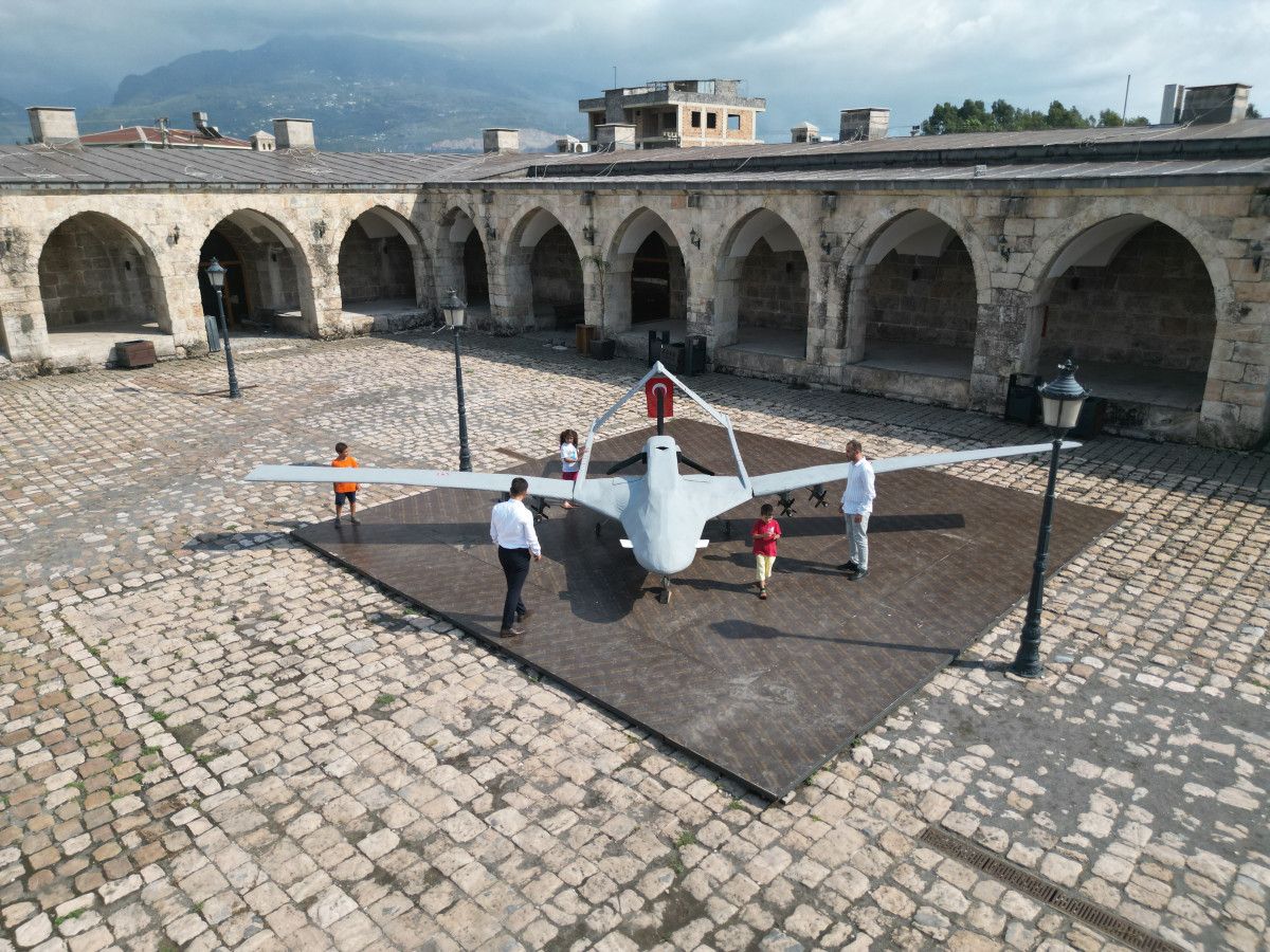 hatayda bayraktar tb2nin ahsap maketini yaptilar 3 rHIV2LqN