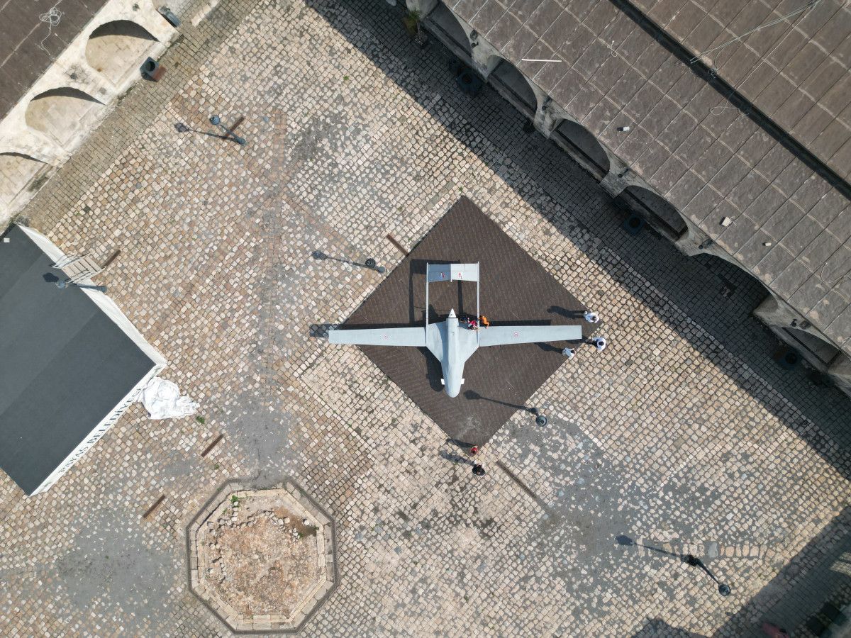 hatayda bayraktar tb2nin ahsap maketini yaptilar 7 Q7QalaNN