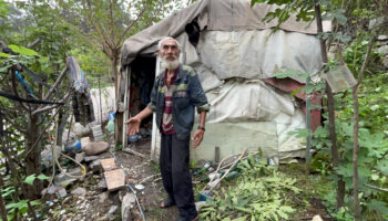 hatayda cadirda kalan yasli adam yeni yuvasina kavustu PcrdsyQV