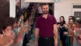 hatayda tayini cikan ogretmen alkislarla ugrulandi AKp9bMy2