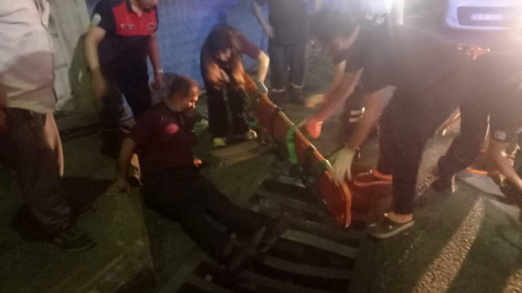 hatayda yururken ayagi mazgala sikisti m7U7abz5