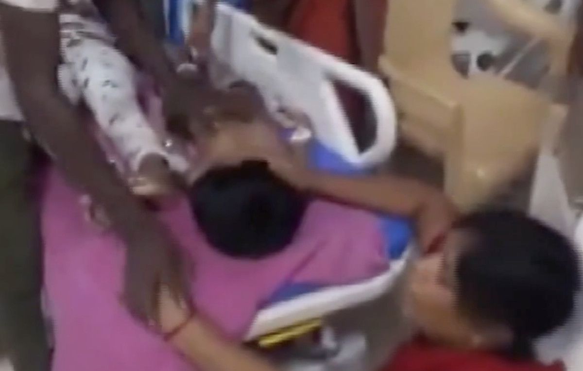 hindistanda parti mitinginde izdiham 31 kisi oldu 4 RlUZjSk8