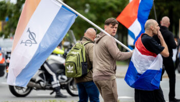 hollandada gocmenlik karsiti gosterilerde protestocular polisle catisti taTcHvFI