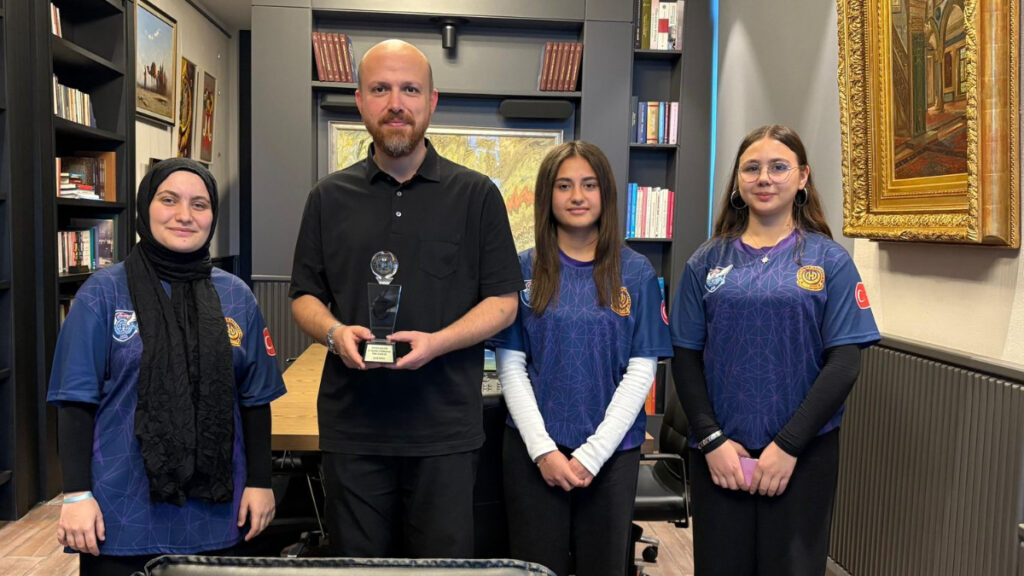 imam hatipli gencler drone soccer turkiye turnuvasinda derece kazandilar drw56g5K