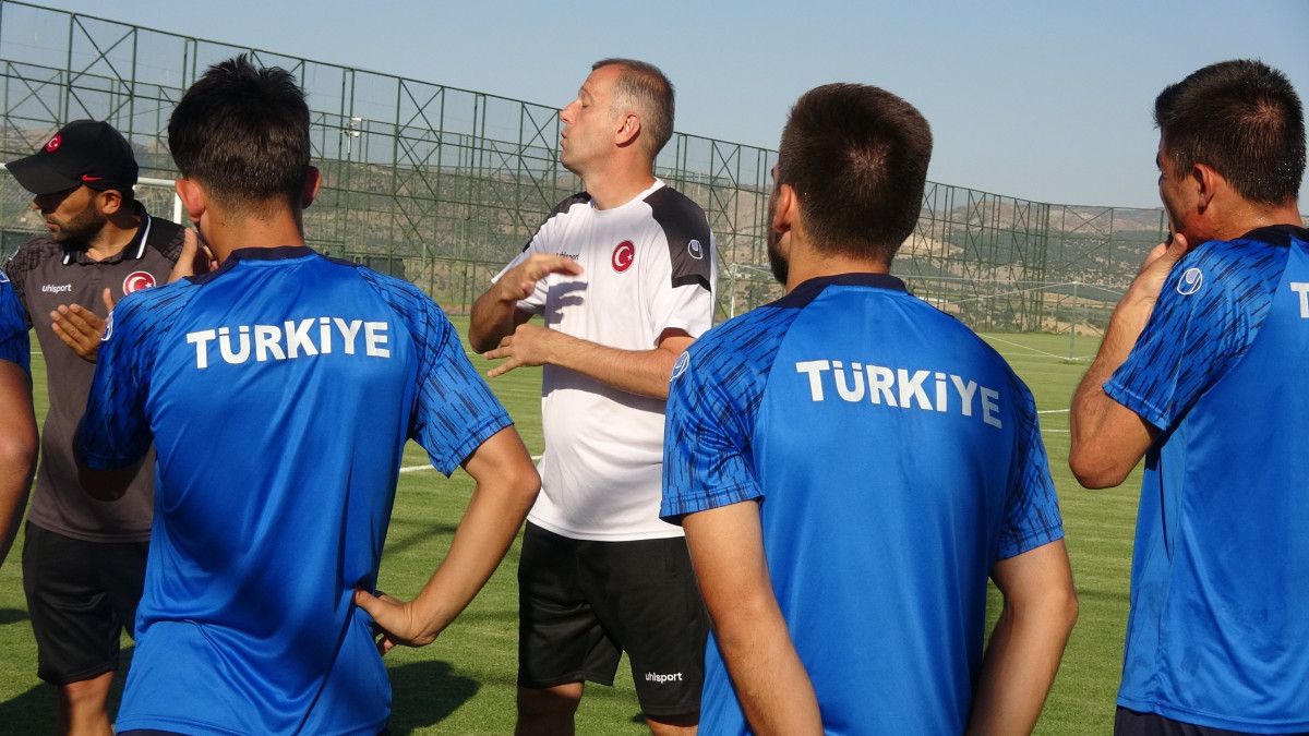 isitme engelli ailesinin sesi oldu ay yildizli formaya hizmet ediyor 0 FdMYquAZ