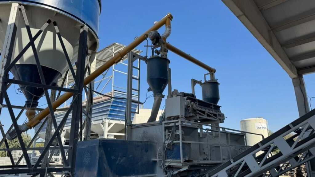 ispartada beton mikserine dusen fabrika iscisi can verdi mI5EDZf3