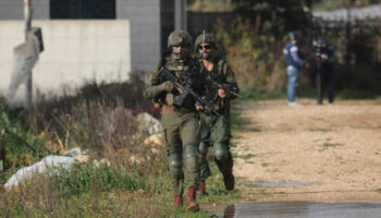 israil bati seriada bir belediye baskanini gozaltina aldi FVBihKtq