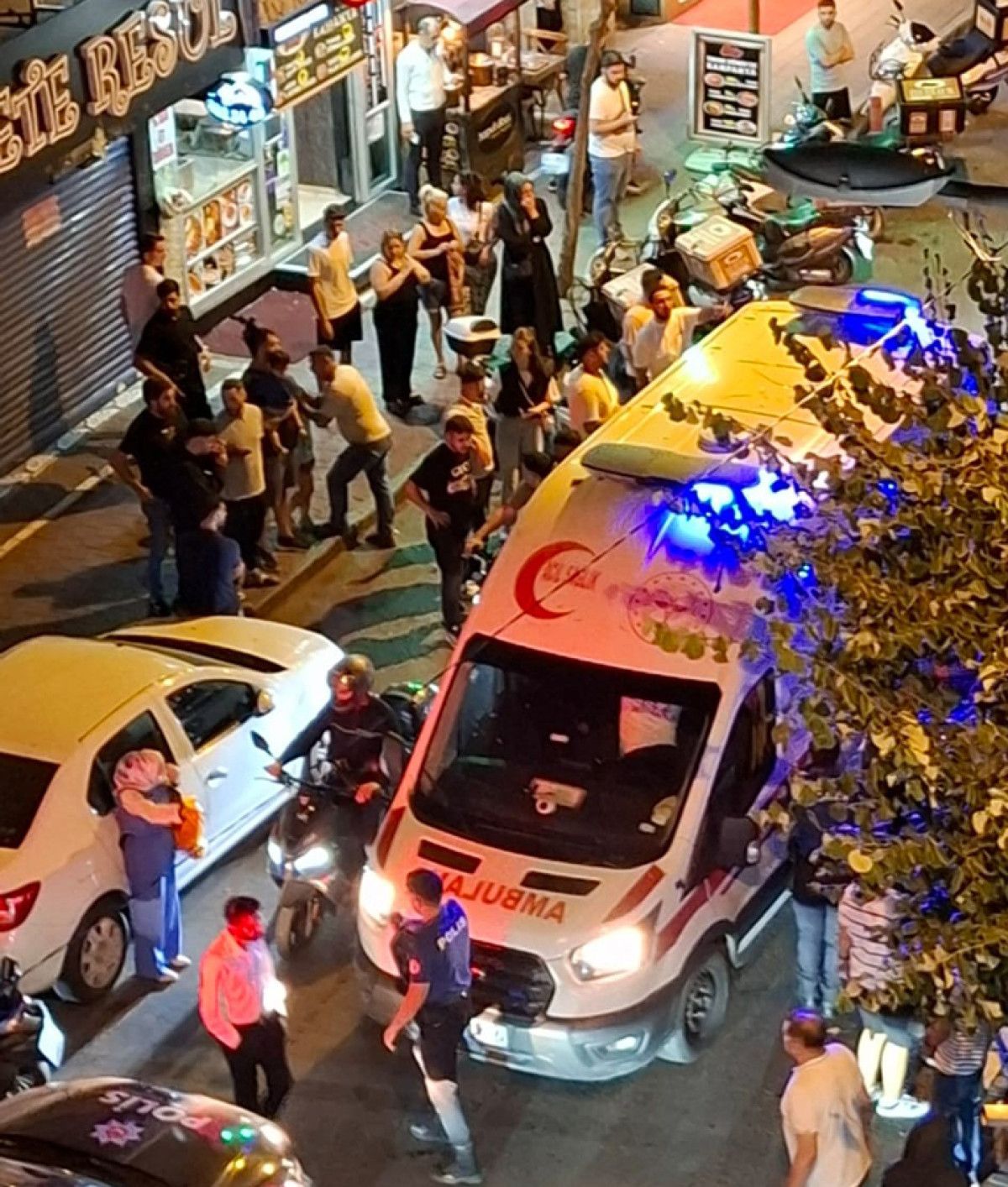 istanbul fatihte bufedeki bicakli kavgada 1 kisi oldu 0 TOM4pjB5
