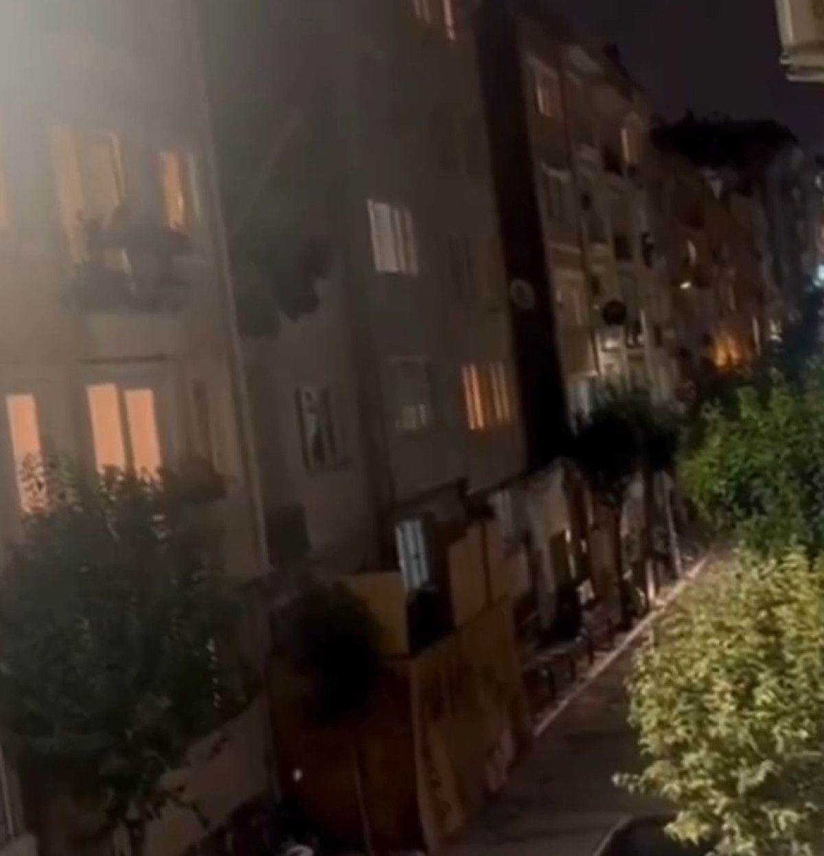 istanbul sislide tencere tava eylemi 0 MslatmVO