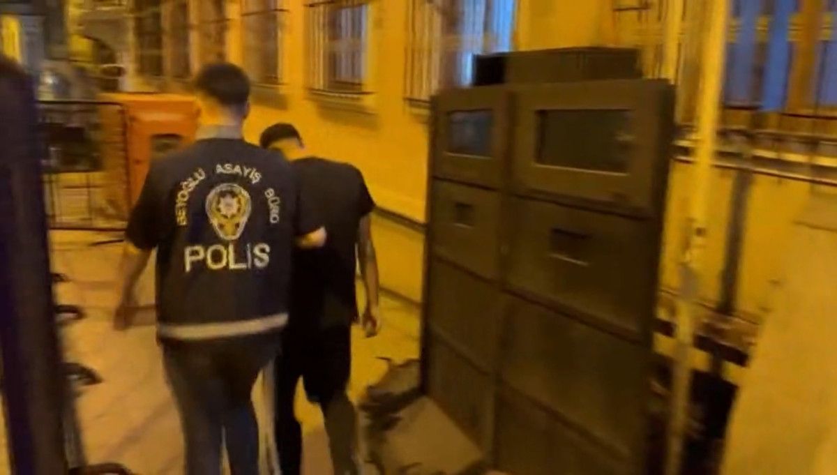 istanbulda 16 yasindaki supheli taksiciyi ensesinden bicaklayip gasbetmeye calisti 1 eqmtAzNN